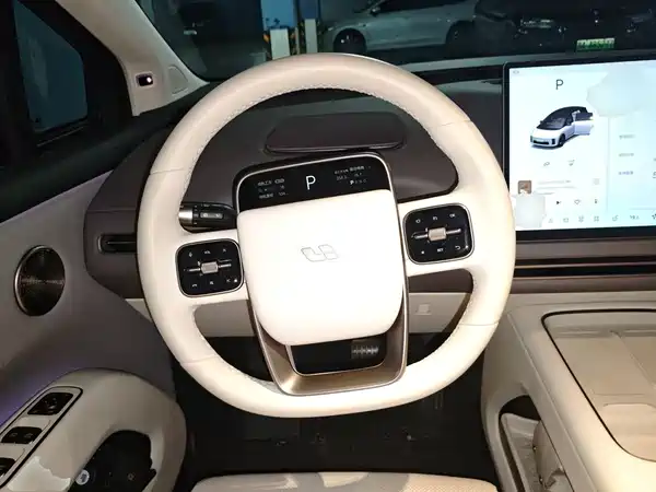 Li Auto i8 2025
