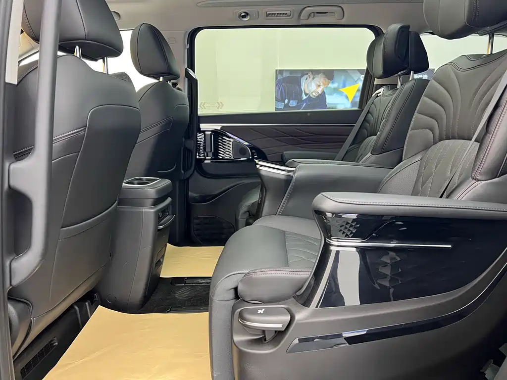 GAC Motor Trumpchi M8 2026 — фото 8