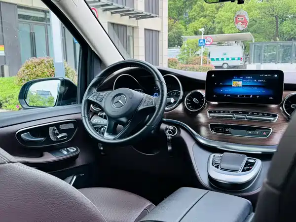 Mercedes-Benz V-Class 2021