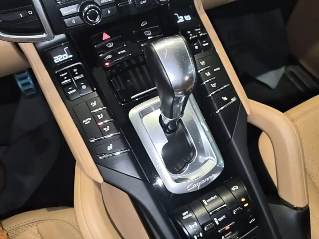 Porsche Cayenne 2015 — фото 14