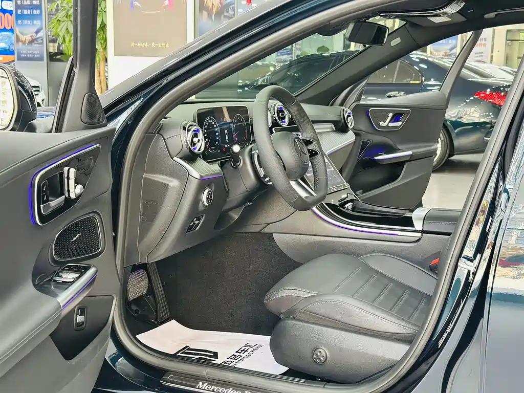 Mercedes-Benz C-Class 2023 — фото 5