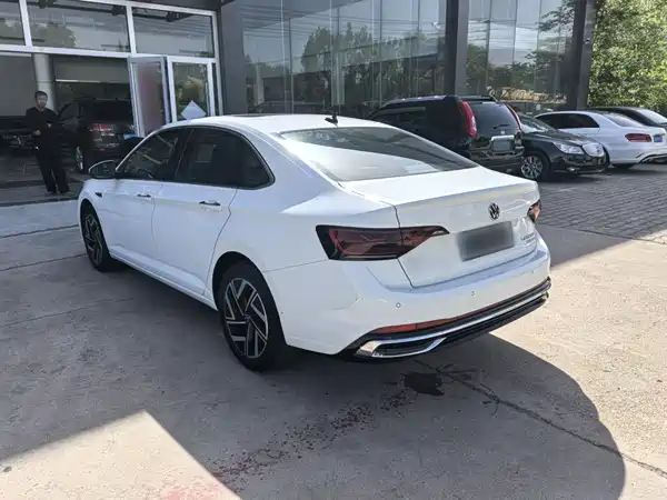 Volkswagen Sagitar 2023