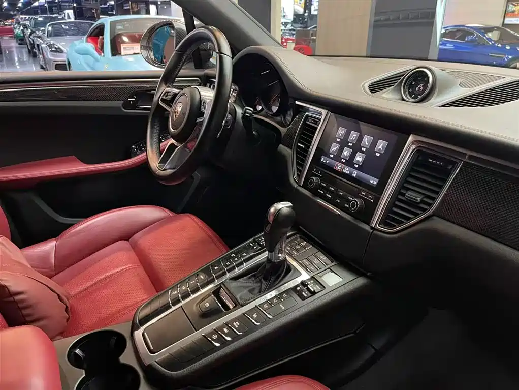 Porsche Macan 2018 — фото 14