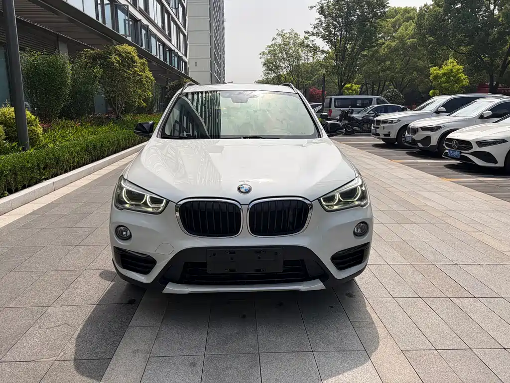 BMW X1 2018 — фото 1