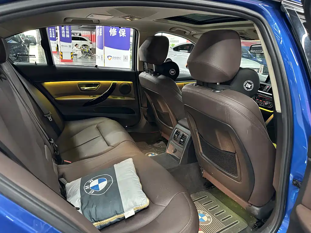 BMW 3 Series 2019 — фото 15