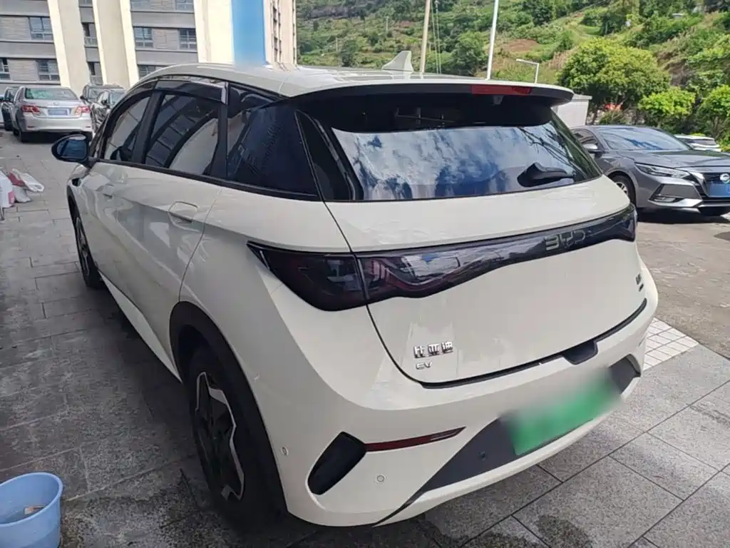 BYD Dolphin 2025