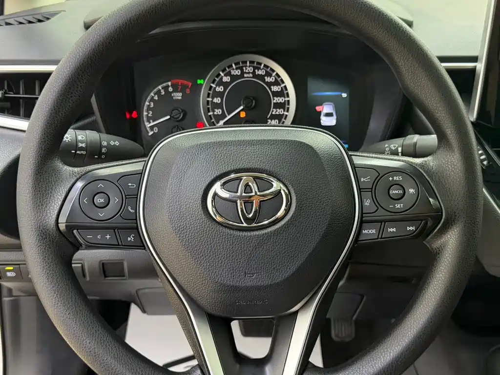 Toyota Corolla 2023 — фото 17