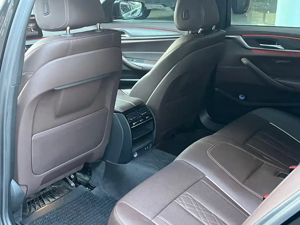 BMW 5 Series 2021