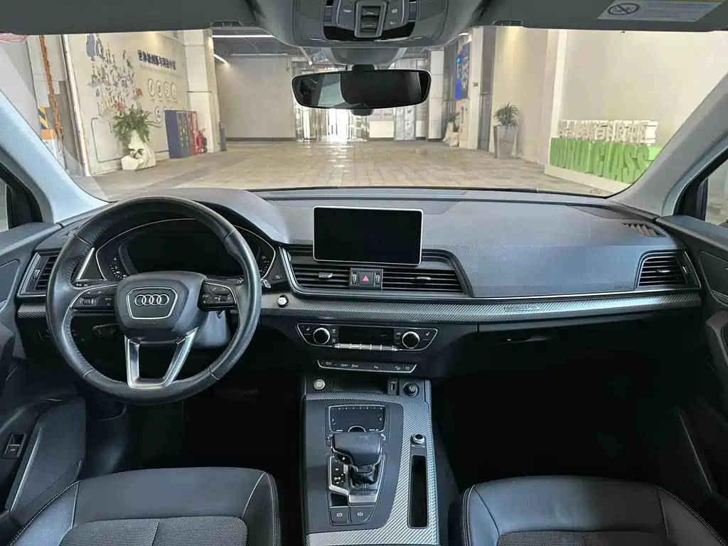 Audi Q5L 2019 — фото 17