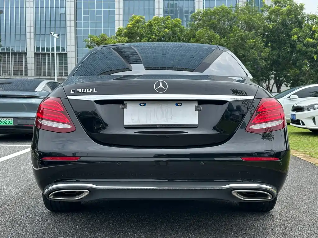 Mercedes-Benz E-Class 2020 — фото 12