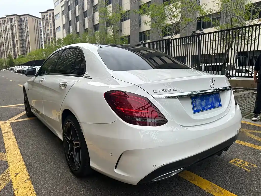 Mercedes-Benz C-Class 2021