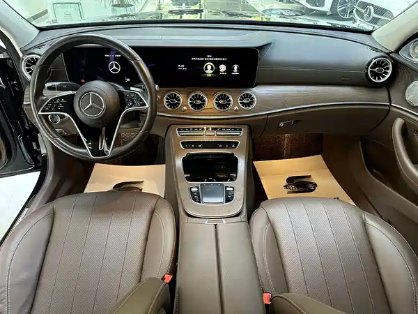 Mercedes-Benz E-Class 2022