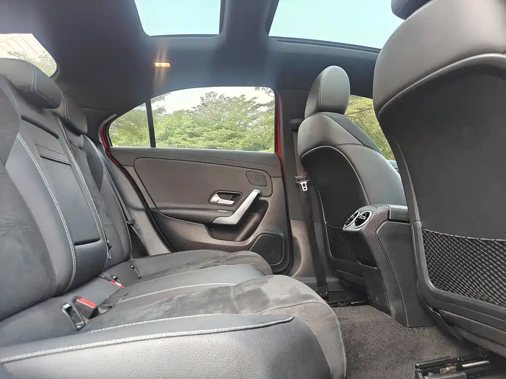 Mercedes-Benz A-Class 2019 — фото 16