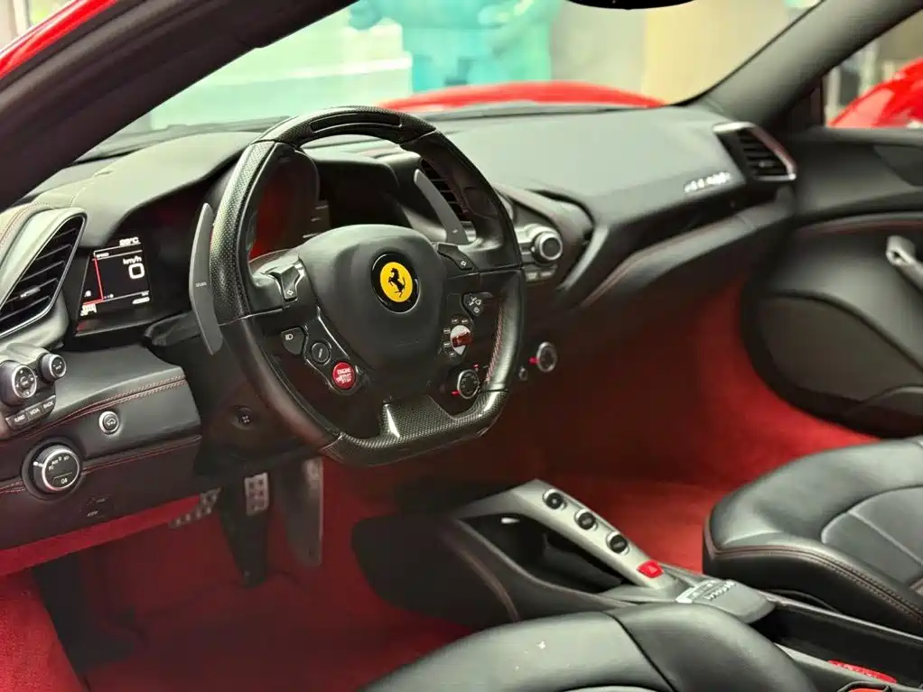 Ferrari 488 2018 — фото 13