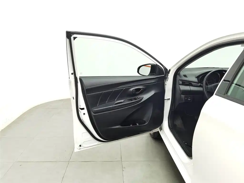 Toyota Vios 2017 — фото 8