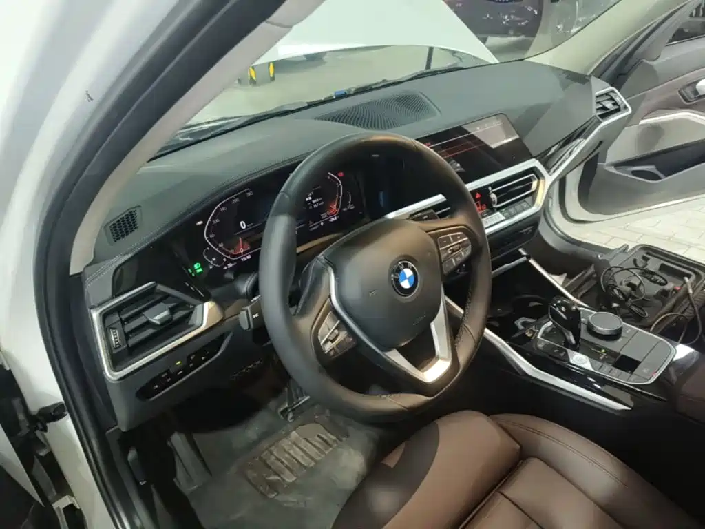 BMW 3 Series 2020 — фото 10