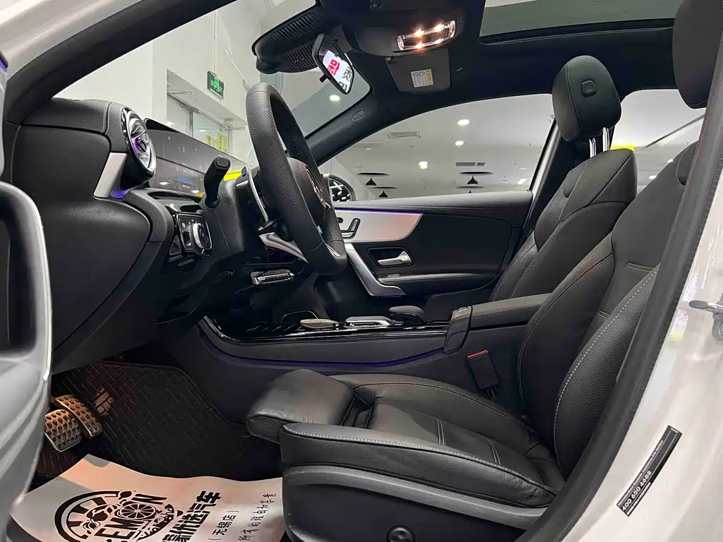 Mercedes-Benz A-Class AMG 2024 — фото 16