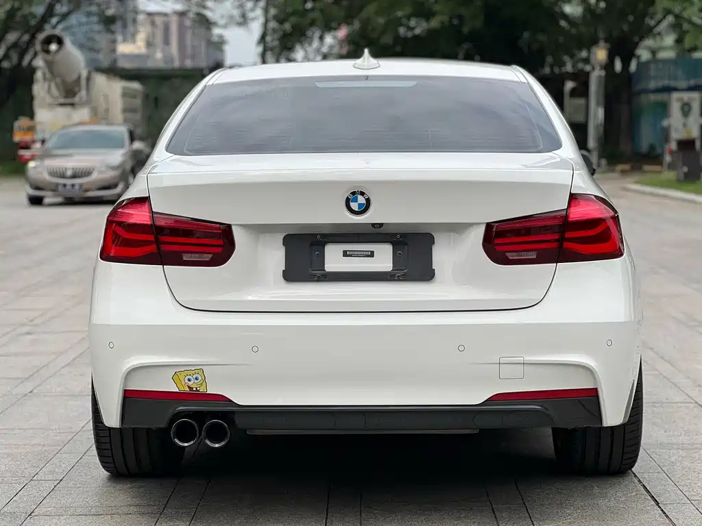 BMW 3 Series 2018 — фото 19