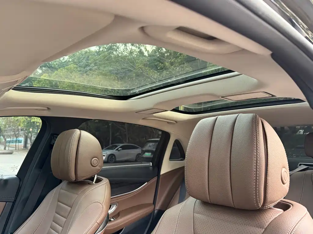 Mercedes-Benz E-Class 2019 — фото 17