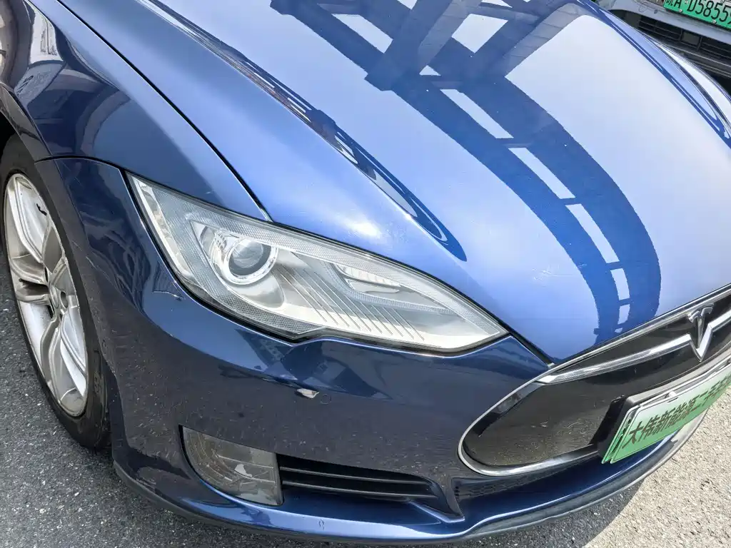 Tesla Model S 2016
