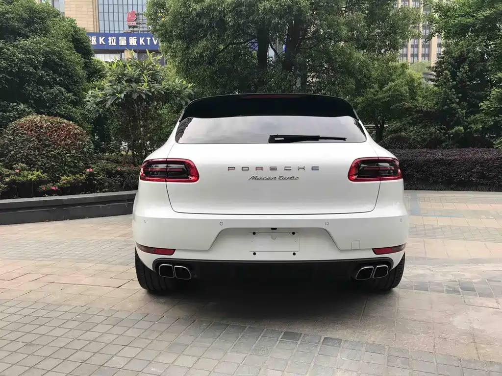 Porsche Macan 2017 — фото 10