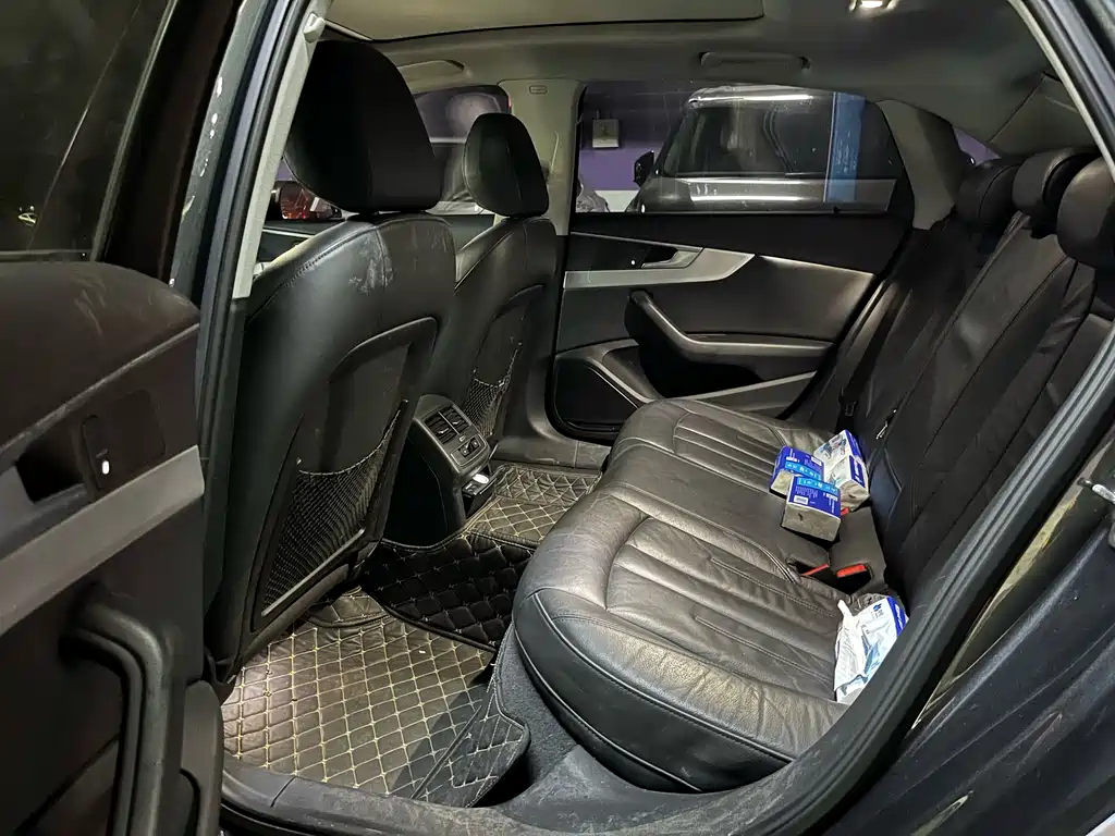 Audi A4L 2019