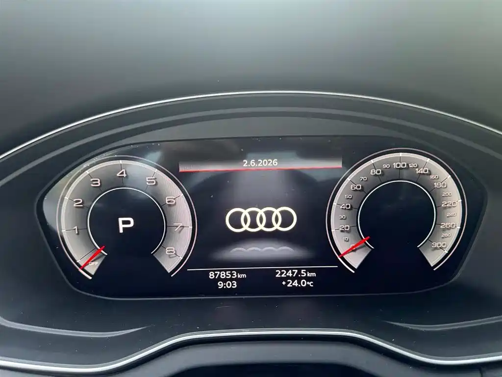 Audi Q5L 2023 — фото 12