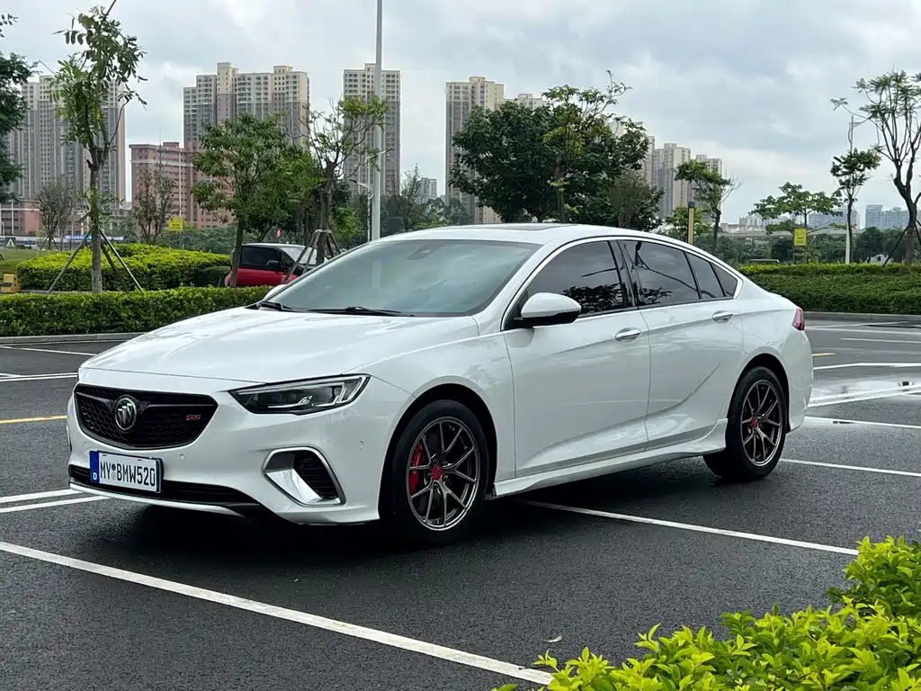 Buick Regal 2018 — фото 1