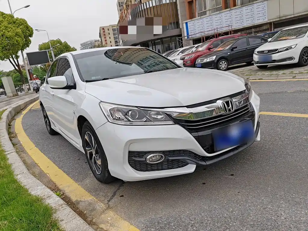 Honda Accord 2017 — фото 25