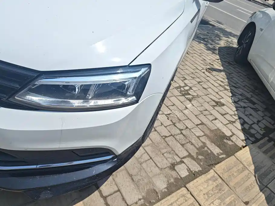 Volkswagen Sagitar 2019