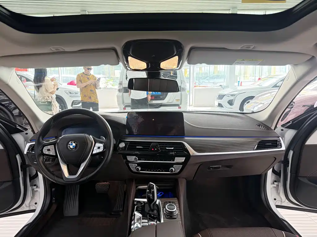 BMW 5 Series 2022
