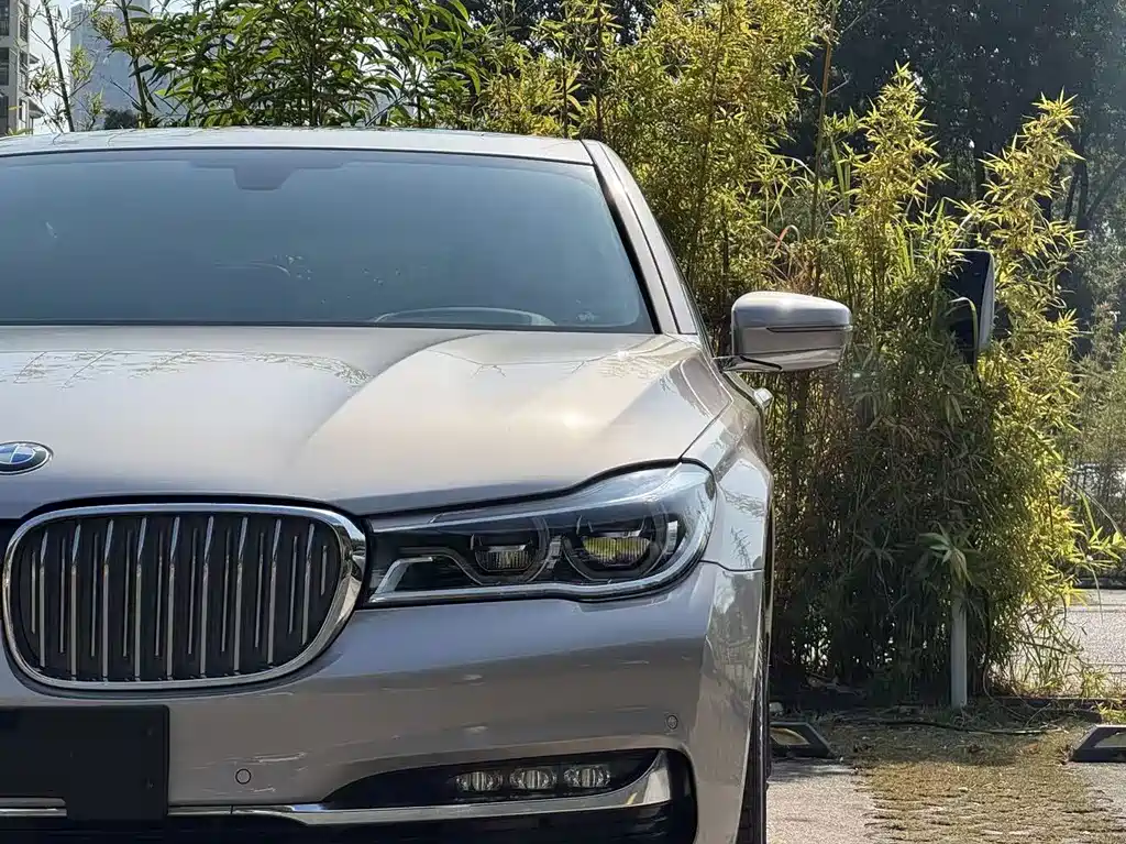 BMW 7 Series 2019 — фото 10