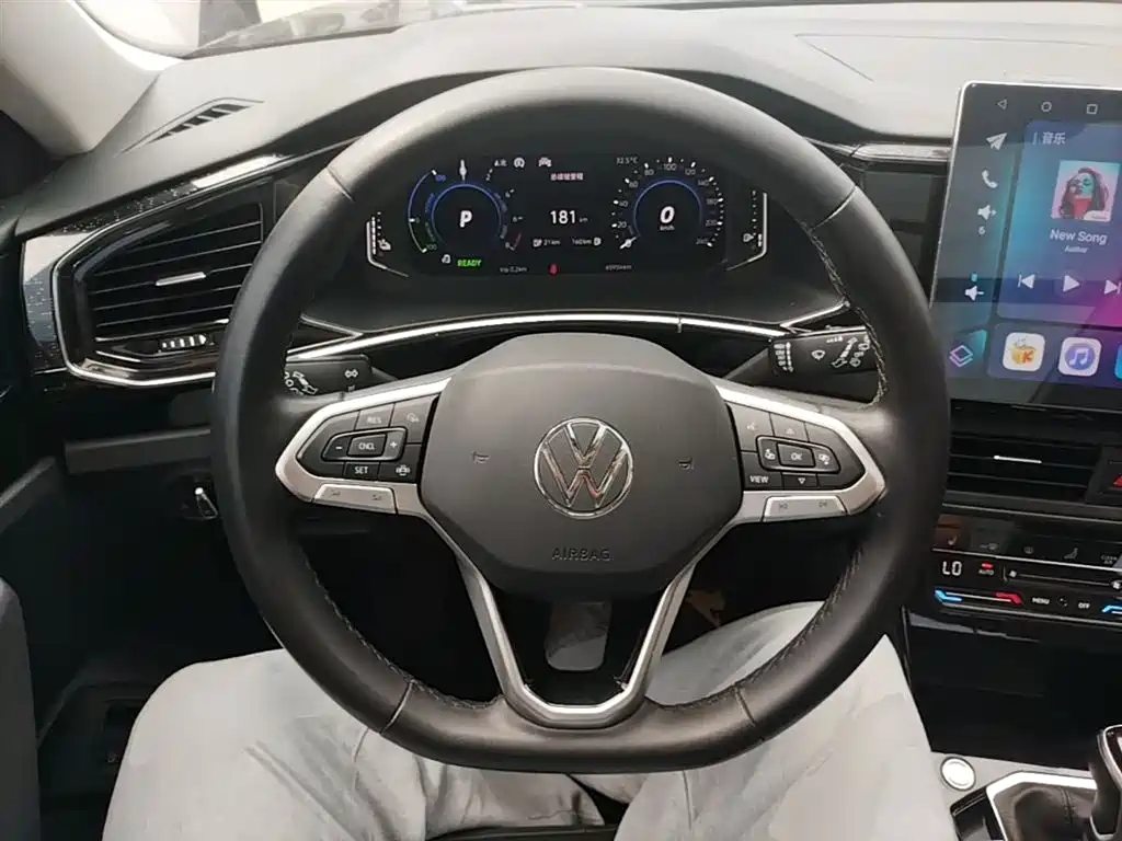Volkswagen GTE PHEV 2022 — фото 11