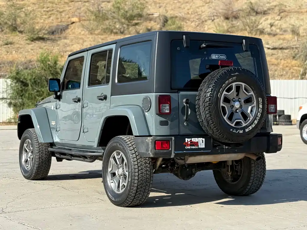 Jeep Wrangler 2014 — фото 9