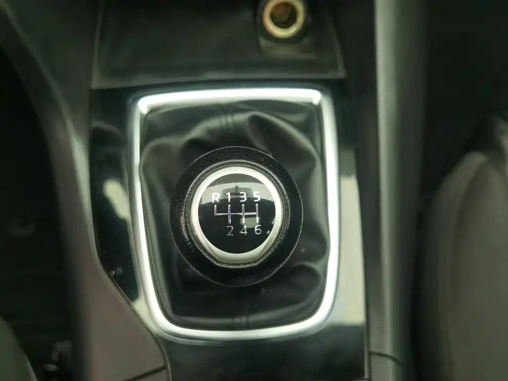 Mazda 3 Axela 2016 — фото 13
