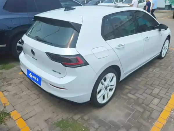 Volkswagen Golf 2024