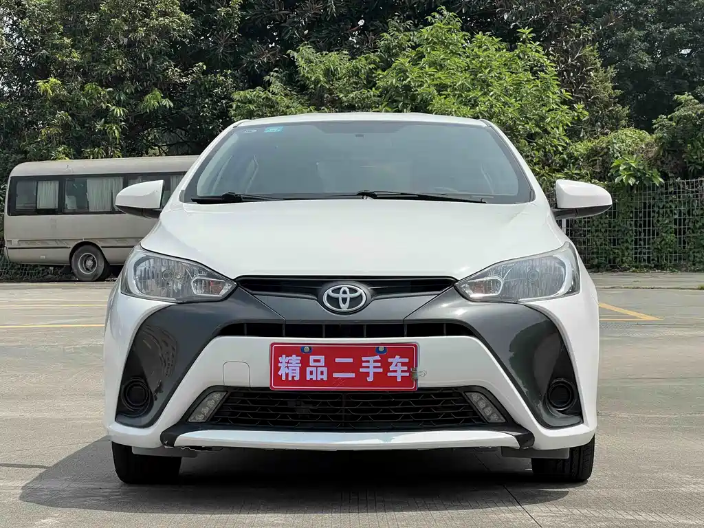 Toyota Yaris L 2017 — фото 7