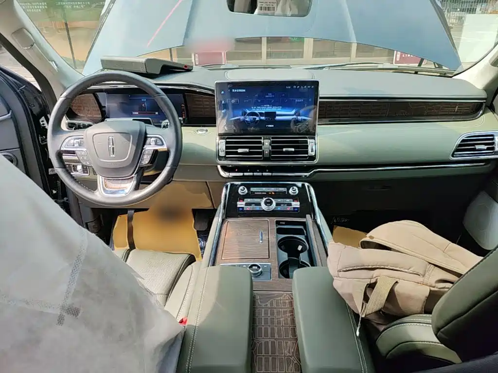 Lincoln Navigator 2026 — фото 10