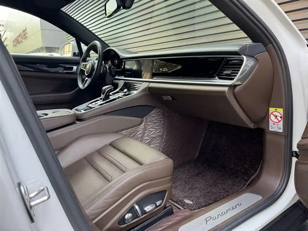 Porsche Panamera 2018 — фото 12