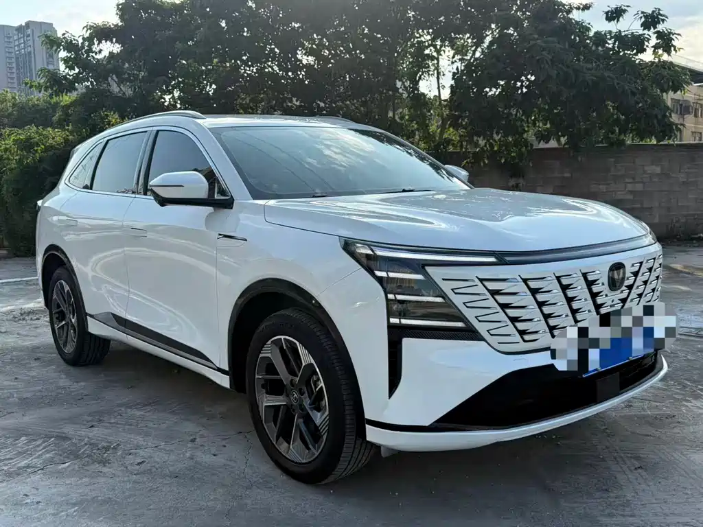 Changan CS75PLUS 2025 — фото 1