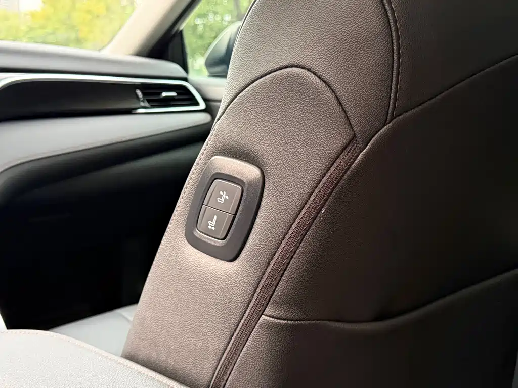 Toyota Camry 2023 — фото 15
