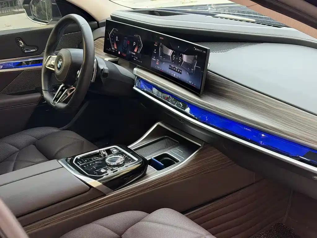 BMW 7 Series 2024