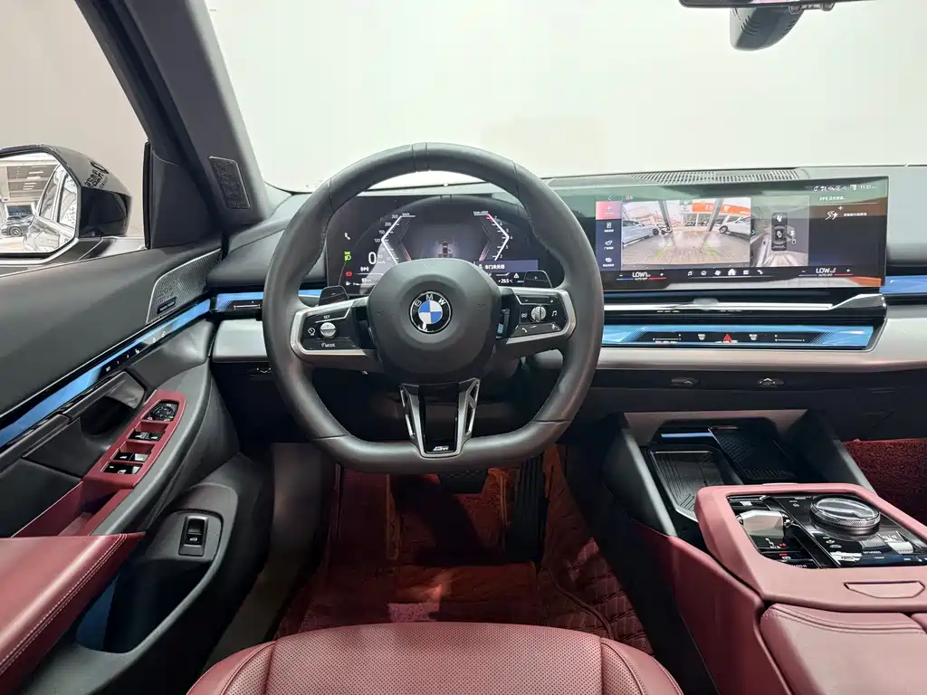 BMW 5 Series 2025 — фото 15
