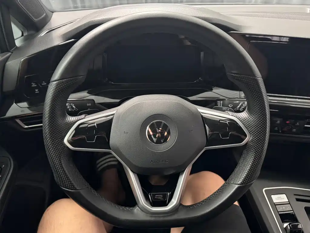 Volkswagen Golf 2023