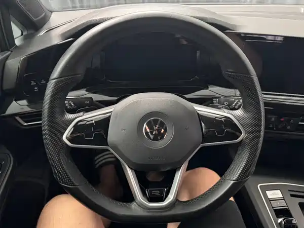 Volkswagen Golf 2023