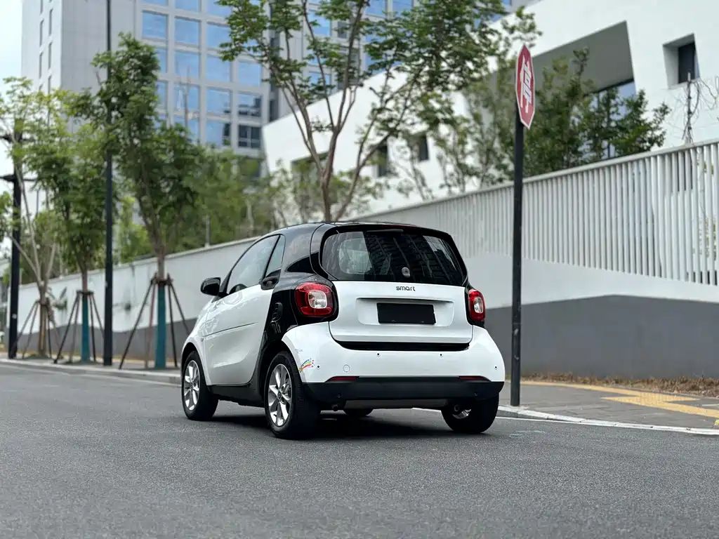 smart fortwo 2019 — фото 8