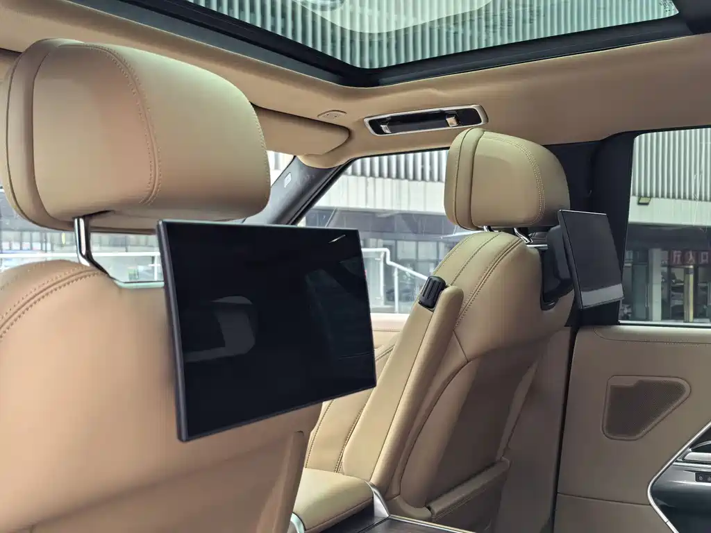Land Rover Range Rover 2023 — фото 15