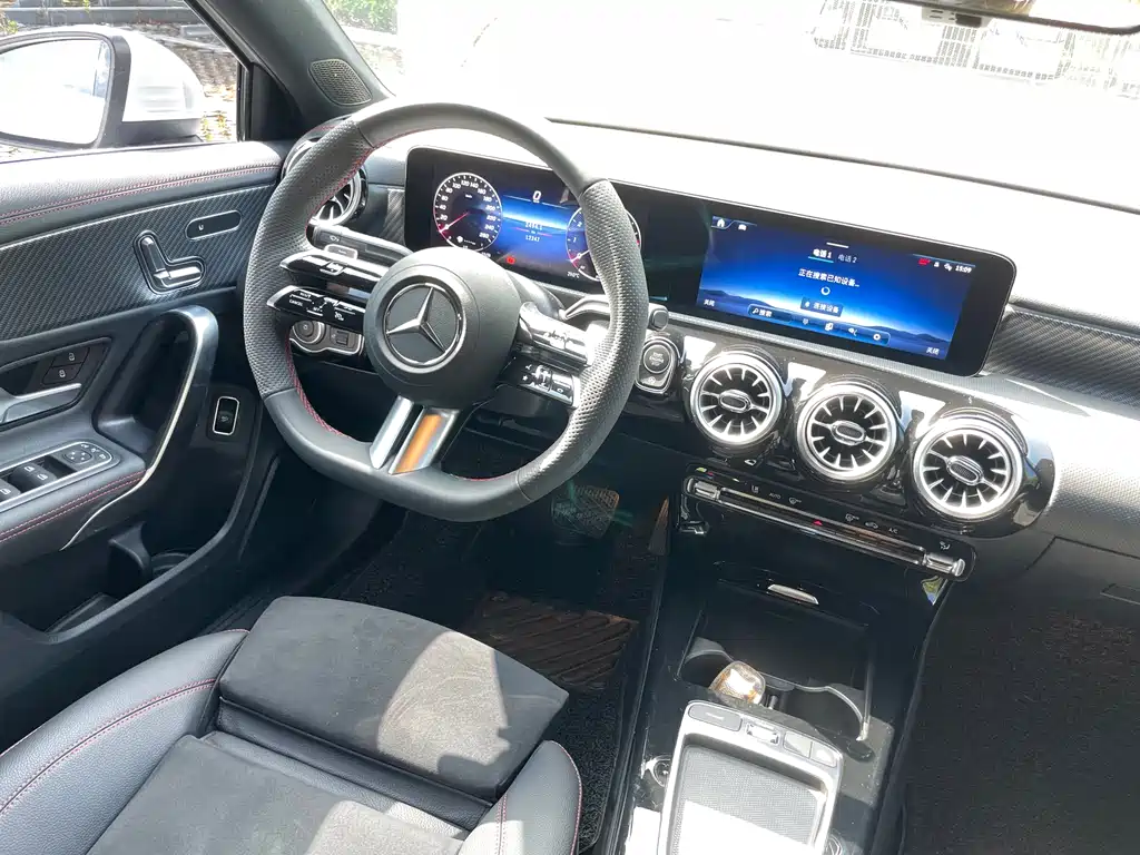 Mercedes-Benz A-Class 2025 — фото 8