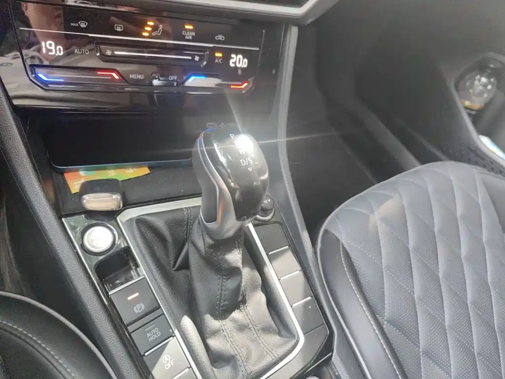 Volkswagen Sagitar 2022