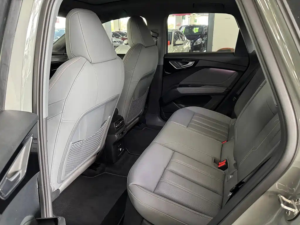 Audi Q4 e-tron 2023